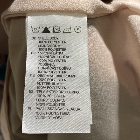 H&M. Beautiful Flower Dress. NWOT. - Picture 6 of 6